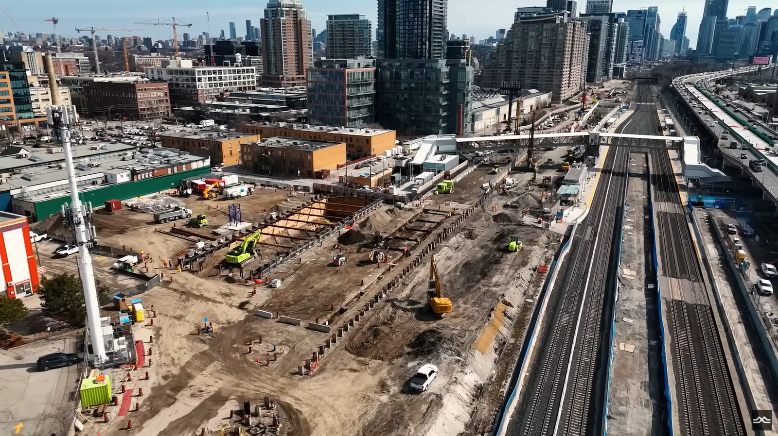 {DF71A402 AFF3 41B8 8115 FC2CE259359C}